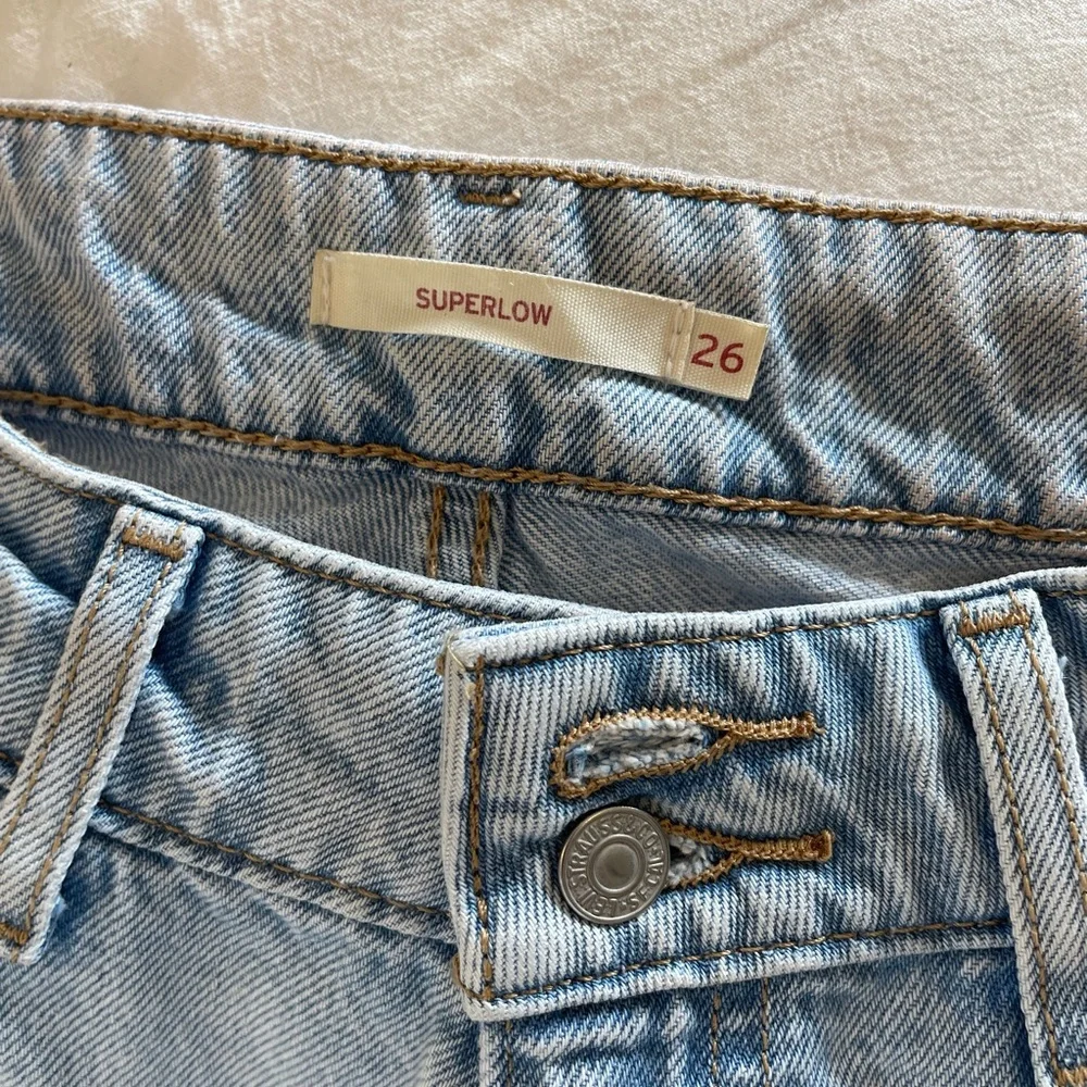 Light Wash Super Low Wide Leg LEVI’S Jeans - Picture 11 of 11
